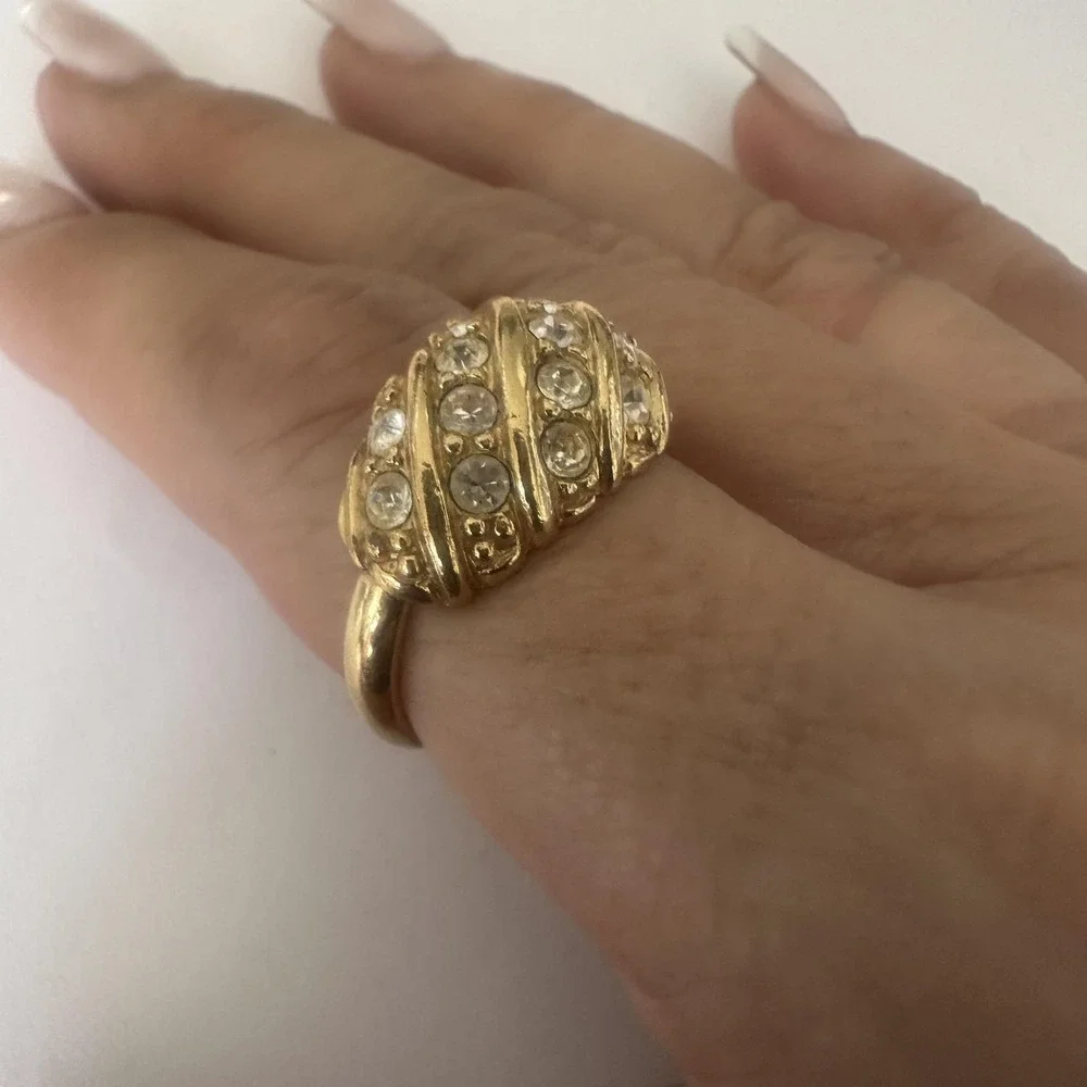 VTG 1980's Avon Gold Tone Clear‎ Rhinestone Dome Cocktail Ring Size 10 Statement